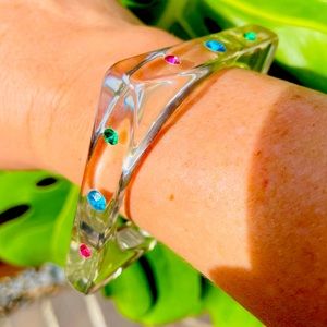 Vintage 60’s lucite square bangle
